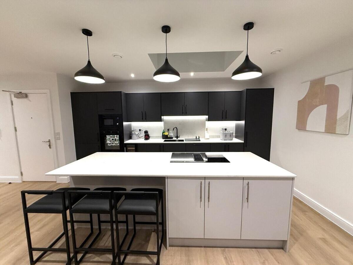 Sale Road Serviced Apartments Near Airport & Trafford Centre Wythenshawe Exterior foto