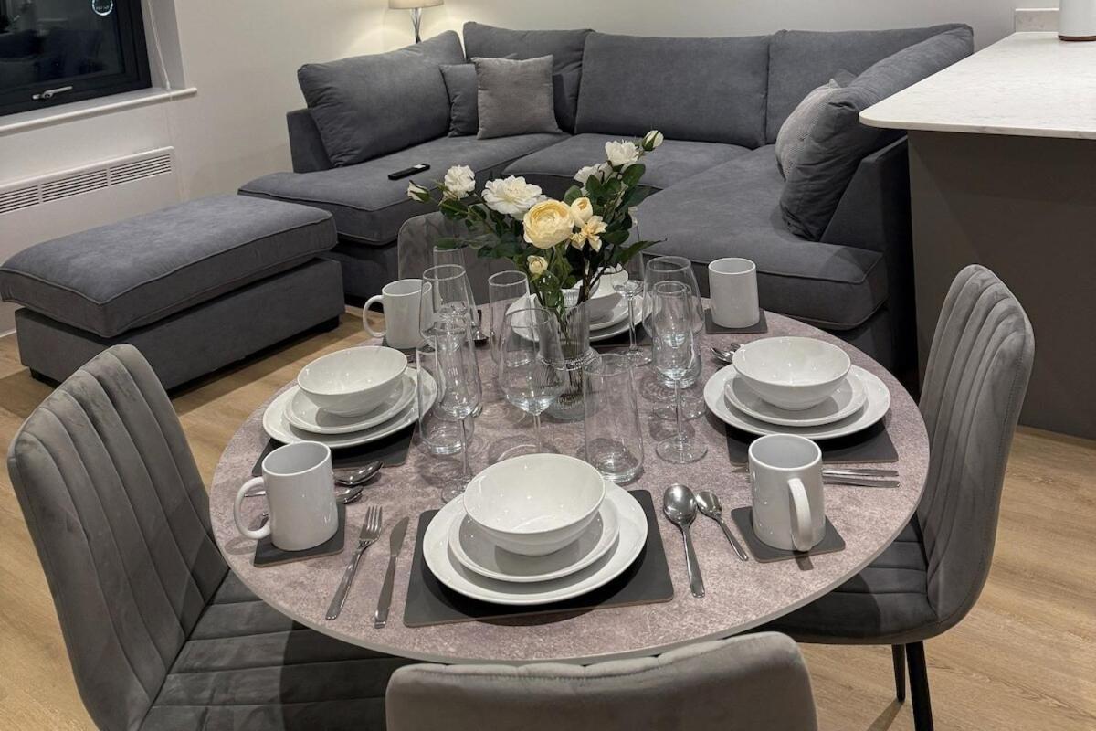 Sale Road Serviced Apartments Near Airport & Trafford Centre Wythenshawe Exterior foto